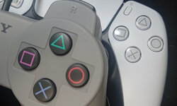 Comparaison DualSense manette PSONE images (24)
