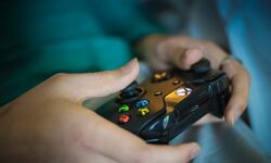 gamer joueur manette