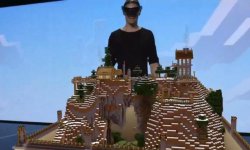 HoloLens Minecraft head