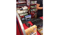 PS4 Slim photo boutique royaume unis image (2)