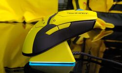 Razer Viper Ultimate avec station d’accueil Cyberpunk 2077 Edition 47