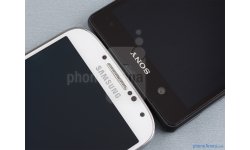 Samsung Galaxy S4 vs Sony Xperia Z 03