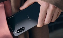 Sony Xperia 10 III head