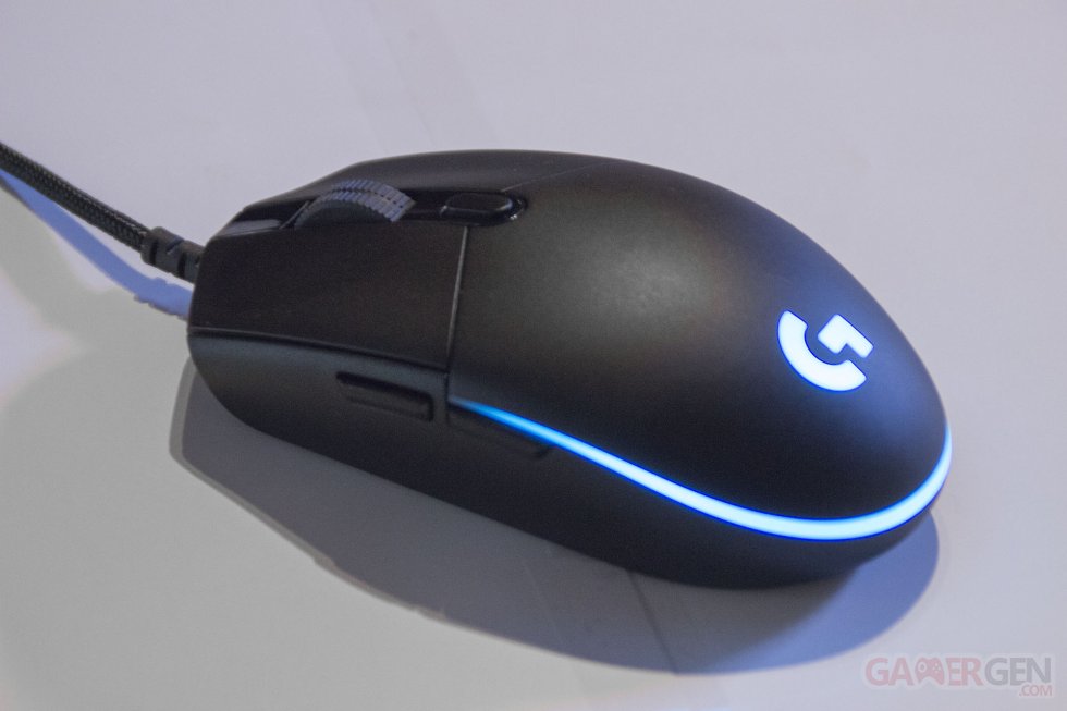 TEST - Logitech Pro Gaming Mouse souris gamers joueurs sobre efficace (4)
