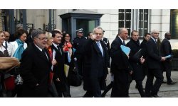 Un ancien ministre s'ache?te une PS4