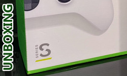 Unboxing Xbox Series S Vignette