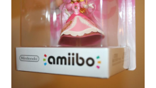 Amiibo princesse peach defecteux  (2)