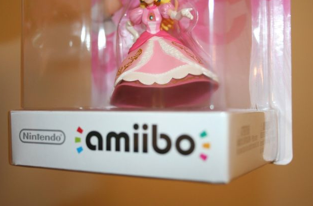 Amiibo princesse peach defecteux  (2)