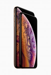 Apple iPhone Xs line up front face 09122018