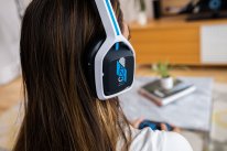 Astro Gaming A20 Gen 2 Aquarius Blue Lifestyle 1 (4)