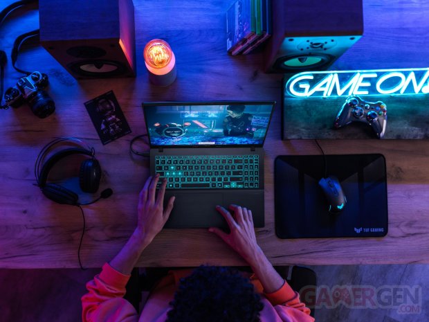 ASUS V16 (V3607) Design
