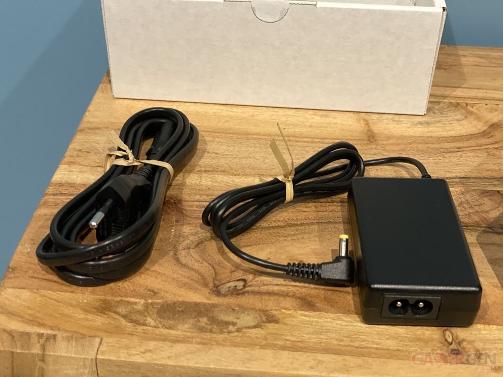 UNBOXING PS5 : notre déballage de la station de charge des manettes  DualSense en photos 