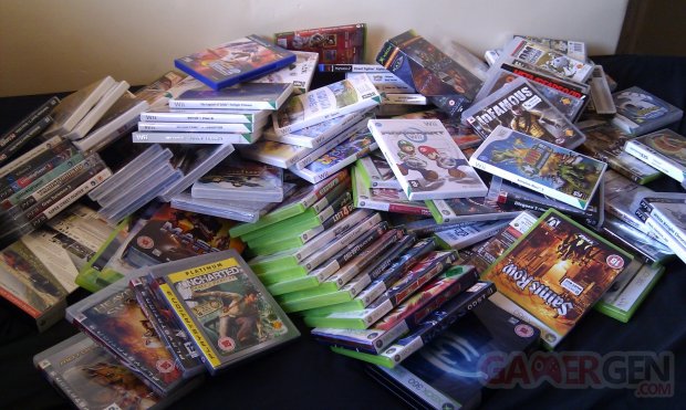 Collection de jeux vidéo en désordre