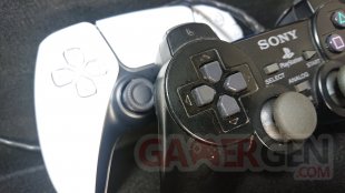 Comparaison DualSense manette DualShock 2 PS2 images (25)