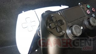 Comparaison DualSense manette DualShock 4 PS4 images (43)