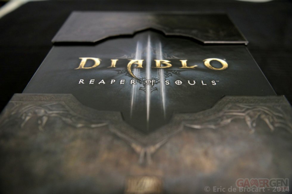 Diablo-III-Reaper-of-Souls-unboxing-0005B