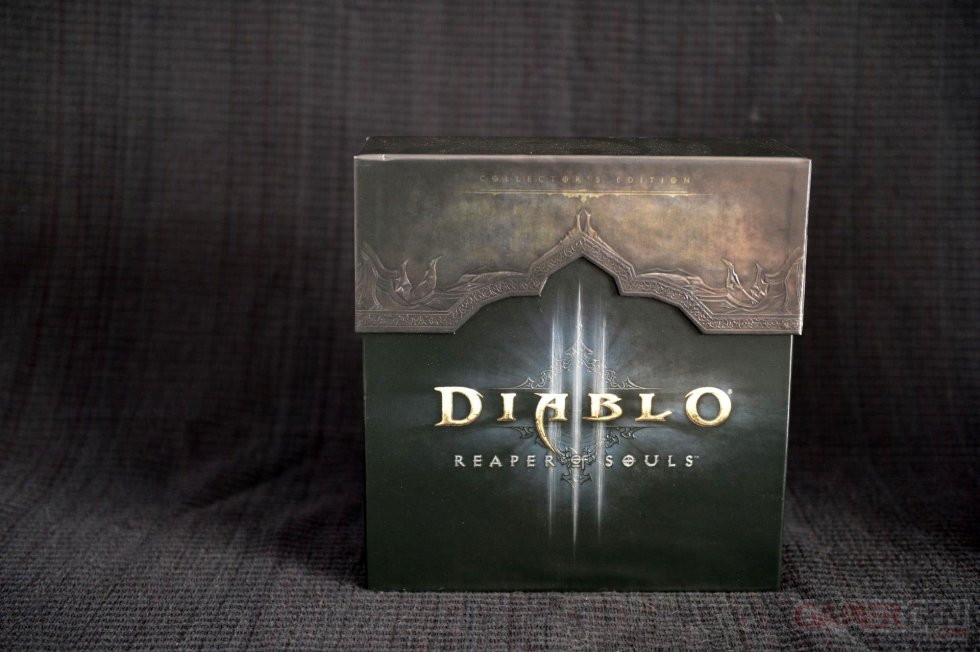 Diablo-III-Reaper-of-Souls-unboxing-0012