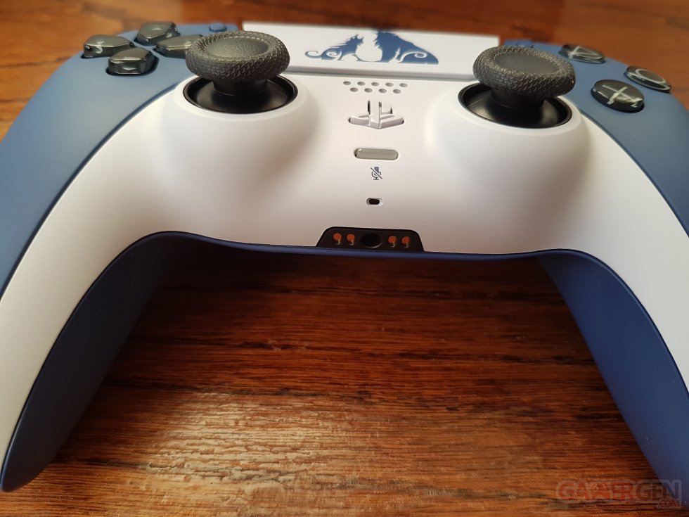 DualSense-PS5-manette-édition-Gof-of-War-Ragnarök-unboxing-10-13-11-2022