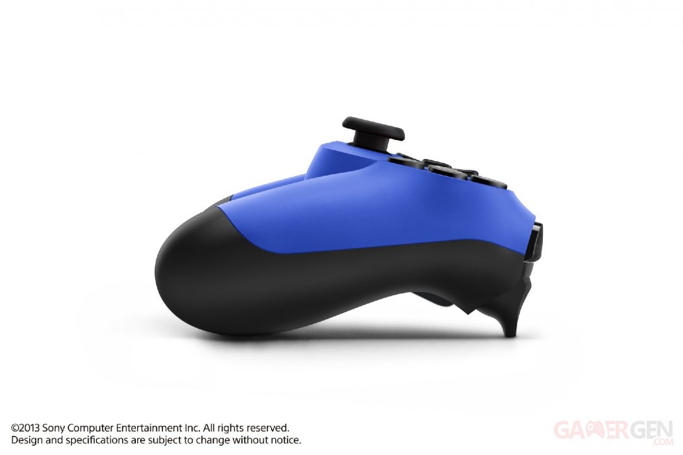 DualShock-4_20-08-2013_manette-bleue-4