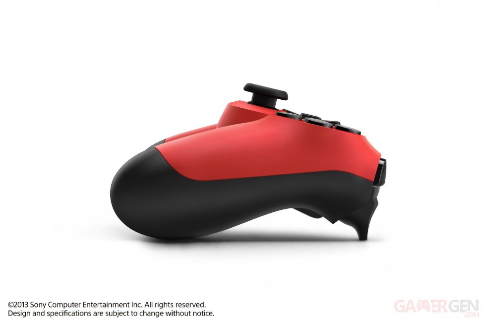 DualShock-4_20-08-2013_manette-rouge-4