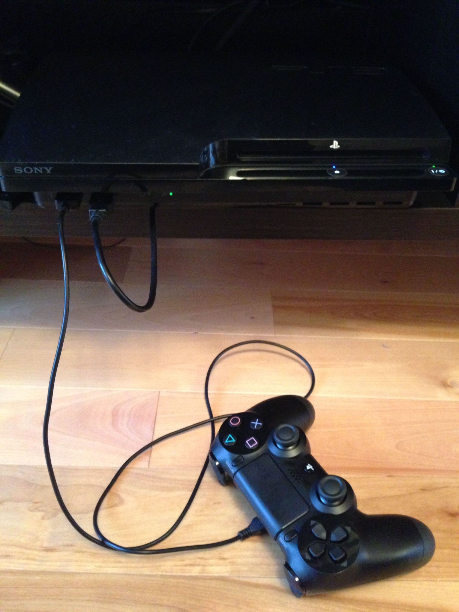 rechtbank Altijd heuvel TUTO - DualShock 4 : utiliser la manette PS4 sans fil sur une PS3 -  GAMERGEN.COM