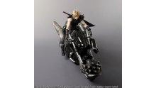 Final Fantasy VII Remake Edition Collector figurine Cloud Play Arts images (3)
