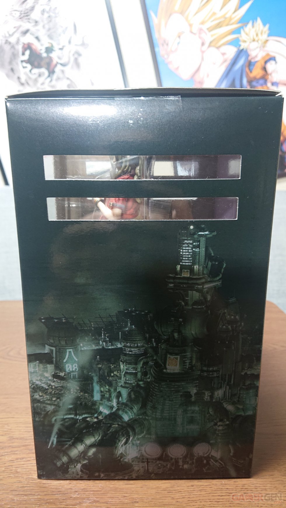 Final Fantasy VII Remake figurine unboxing deballage Aerith (21)