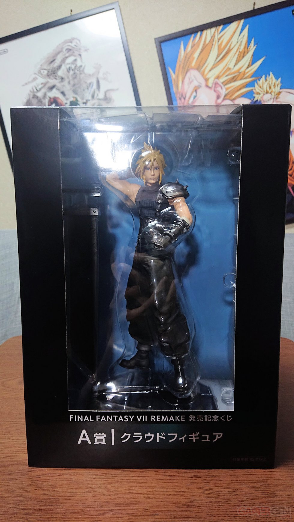 Final Fantasy VII Remake figurine unboxing deballage Cloud (24)