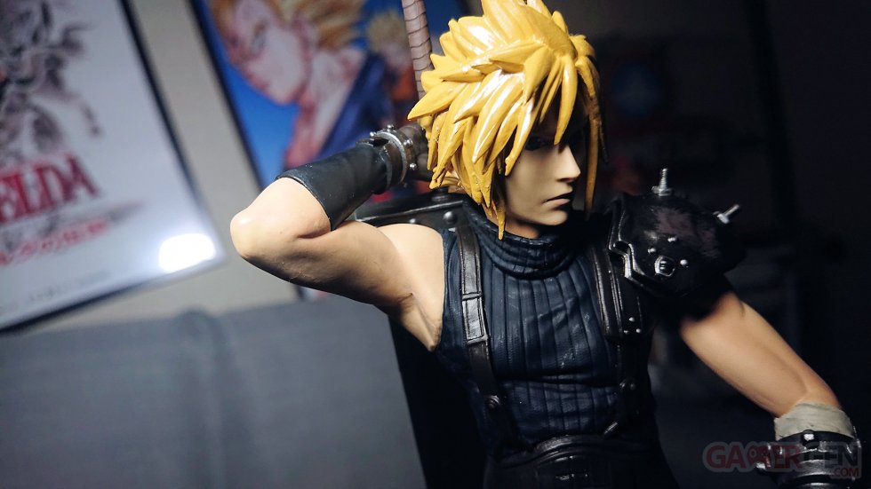 Final Fantasy VII Remake figurine unboxing deballage Cloud (34)