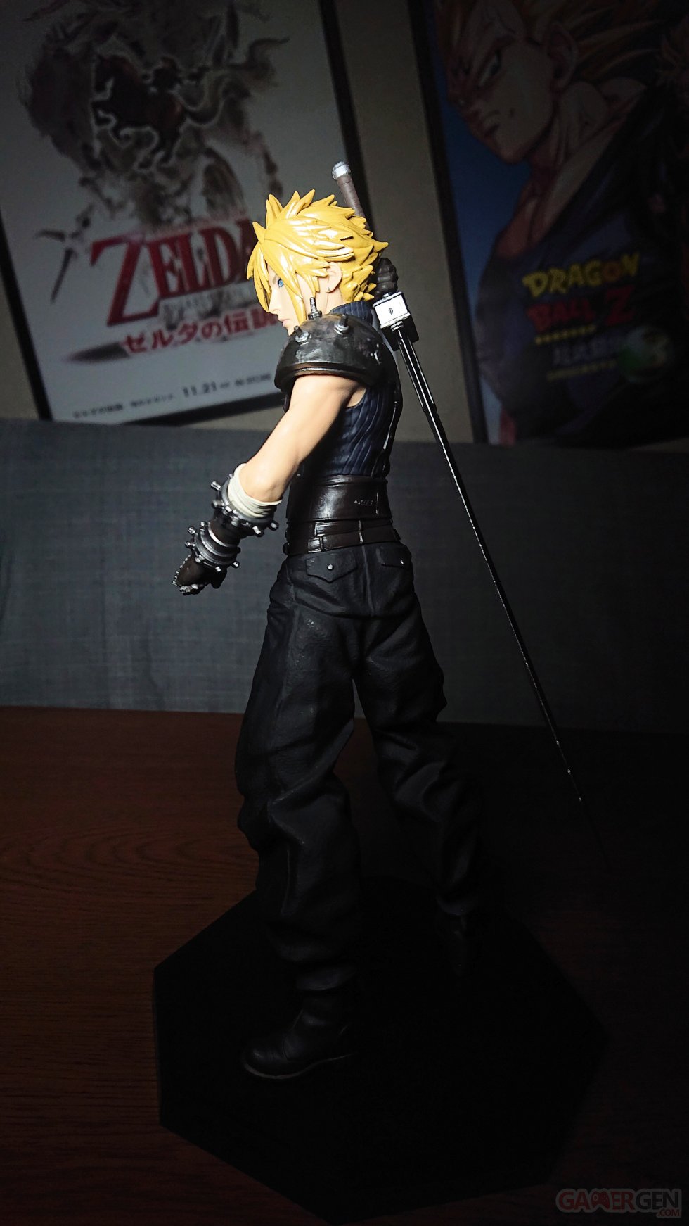 Final Fantasy VII Remake figurine unboxing deballage Cloud (38)