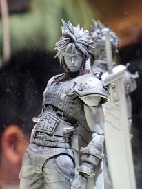 Final Fantasy VII Remake figurines (2)