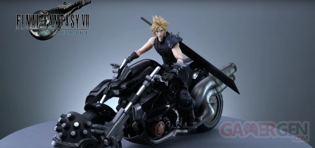 Final Fantasy VII Remake   First Class Play Arts Kai Cloud Strife et Hardy Daytona