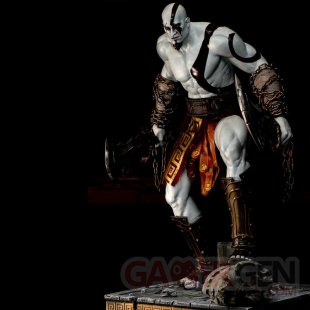 God of War statue figurine (5)