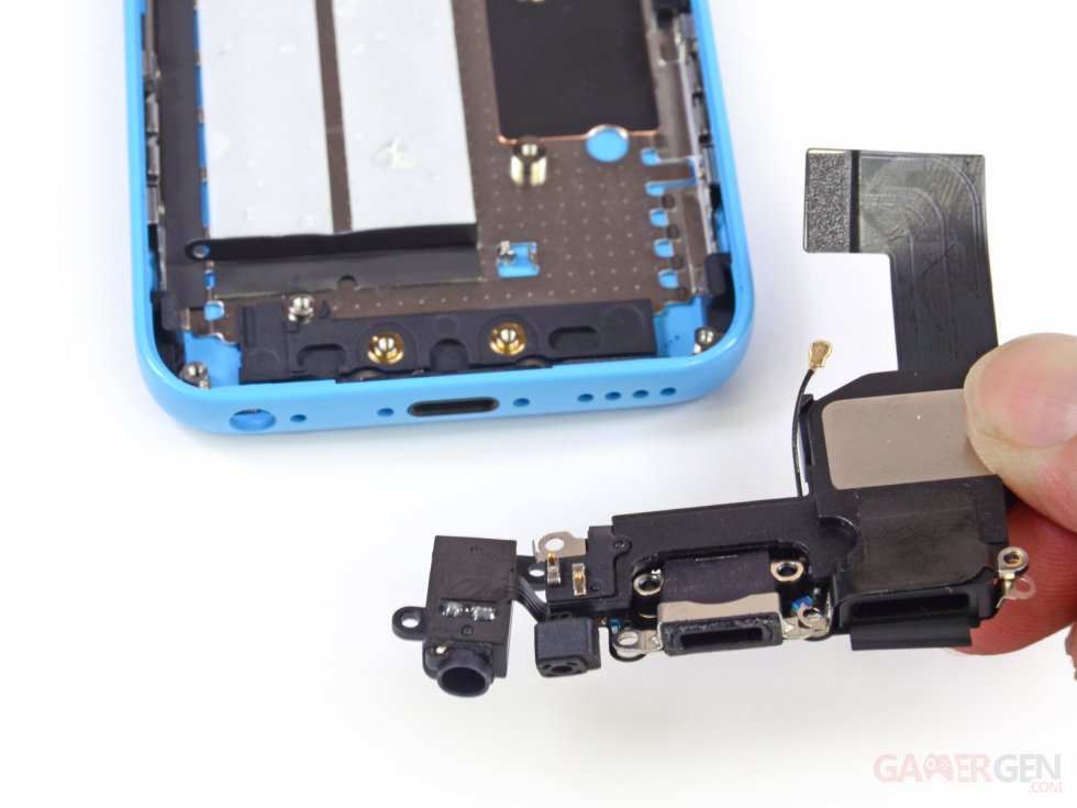 iFixit-demontage-iphone-5c- (25)