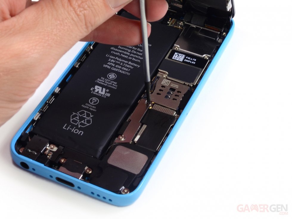 iFixit-demontage-iphone-5c- (9)