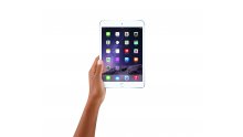 iPadMini3-HandHold-PRINT