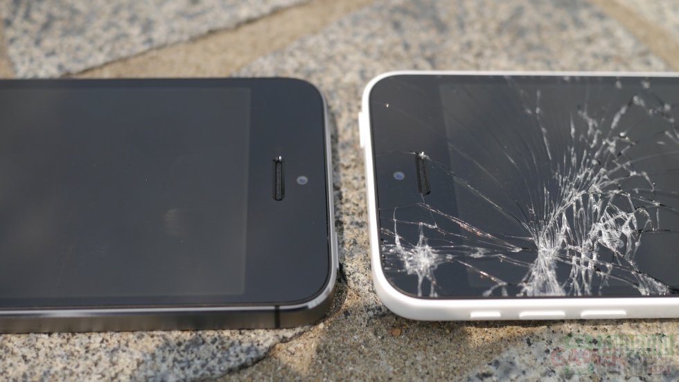 iphone-5c-iphone-5s-drop-test-results-side-by-side-10-aa