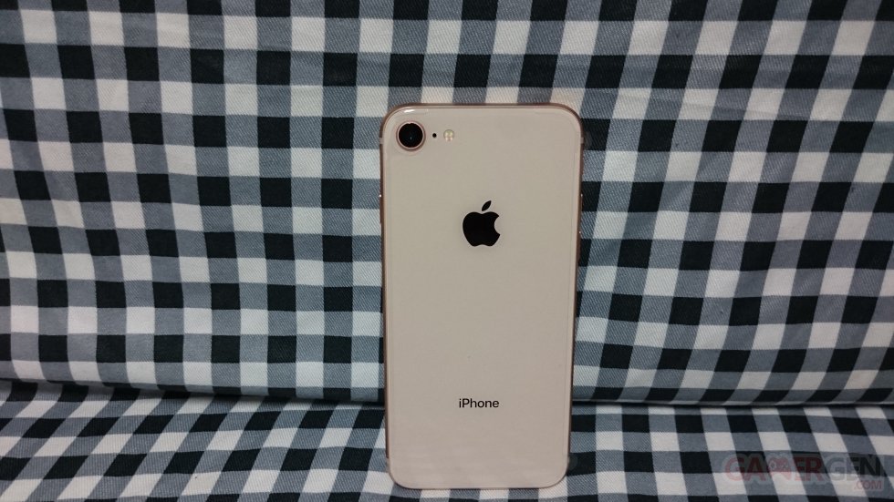 iPhone 8 Unboxing photos images smarpthone (13)