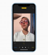 iPhone XR Blue CameraScreen 09122018
