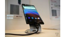 LG-Display-prototype-ecran-incurve-note-edge-like-theverge- (19)