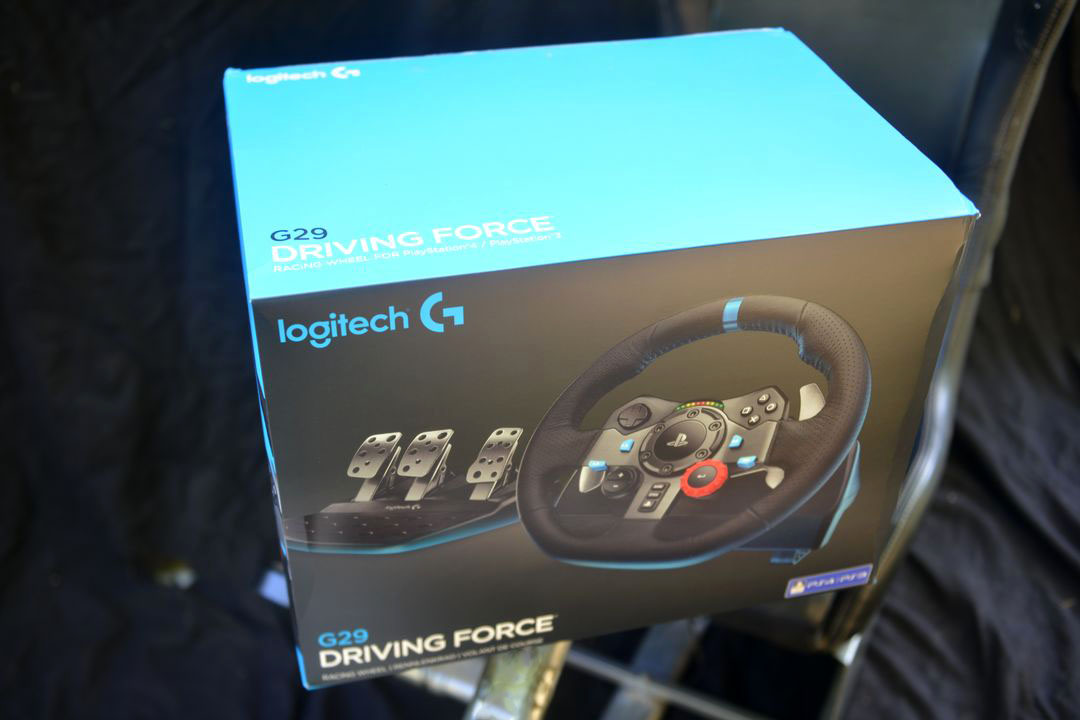 - G29 Driving Force : notre déballage maison du volant pour PS4 et PC : Logitech G29 driving Force : les photos maison - GAMERGEN.COM