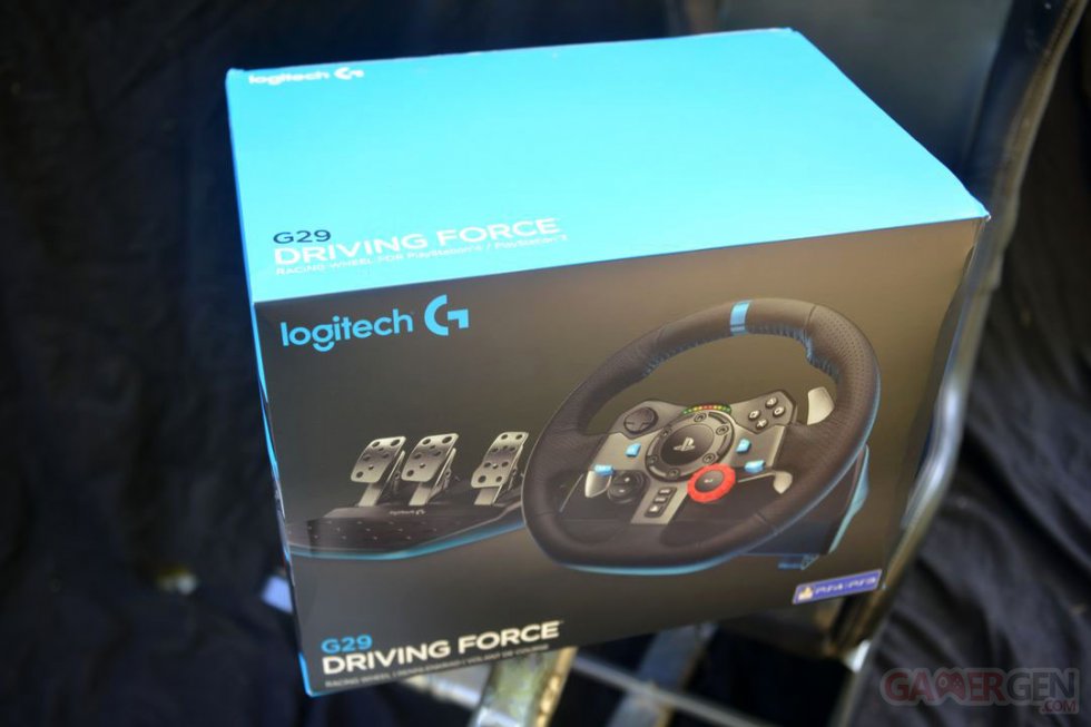 Logitech G29 Volant Ps4 PC UNBOXING 0012 