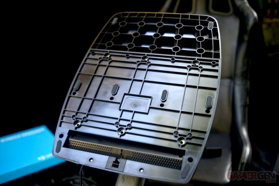 Logitech G29 Volant Ps4 PC UNBOXING 0022 