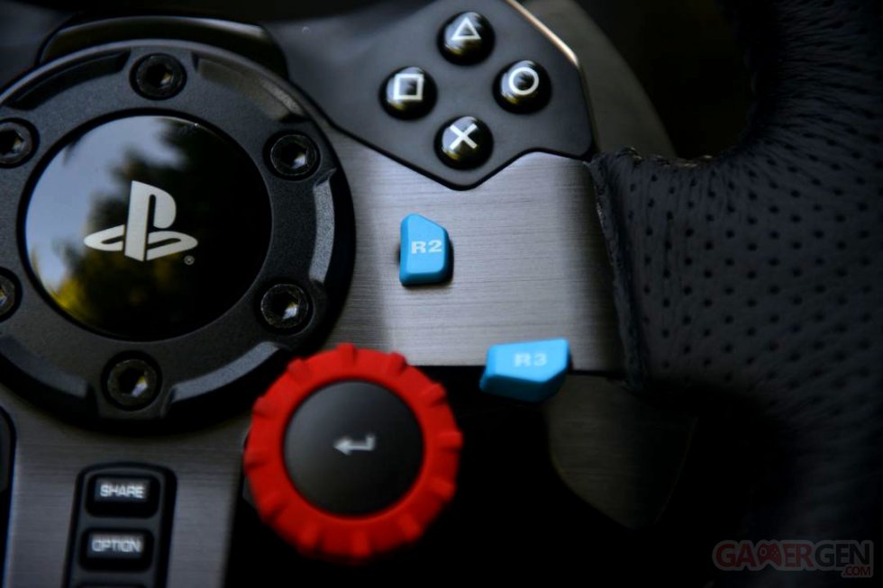 Logitech G29 Volant Ps4 PC UNBOXING 0032 