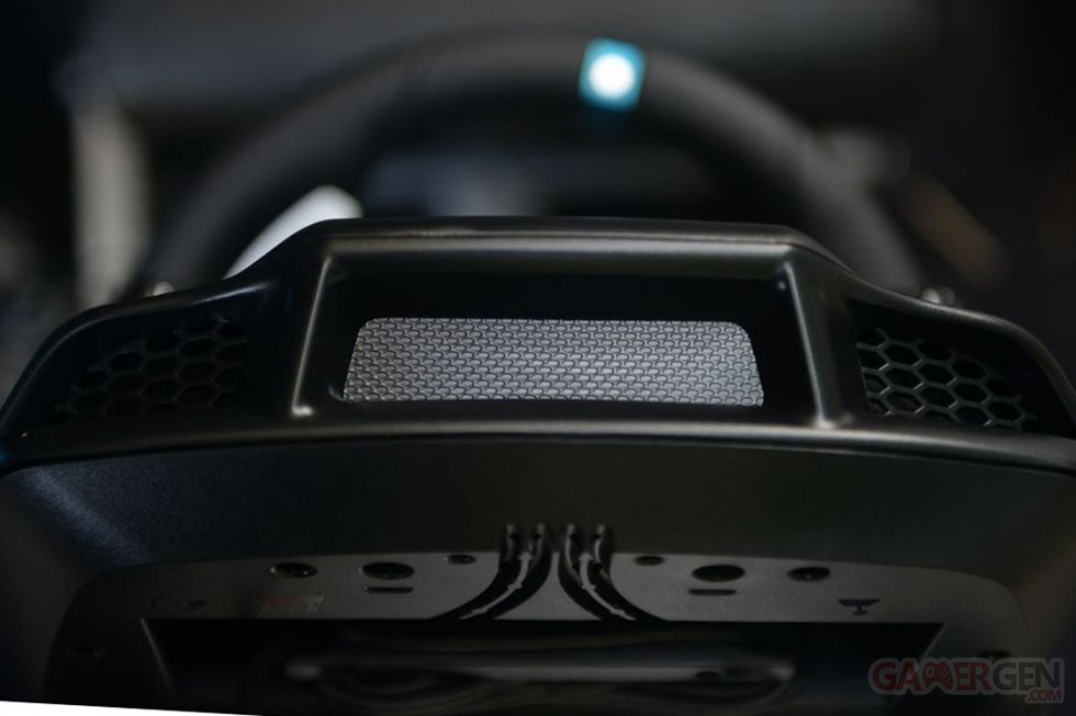 Logitech G29 Volant Ps4 PC UNBOXING 0043 