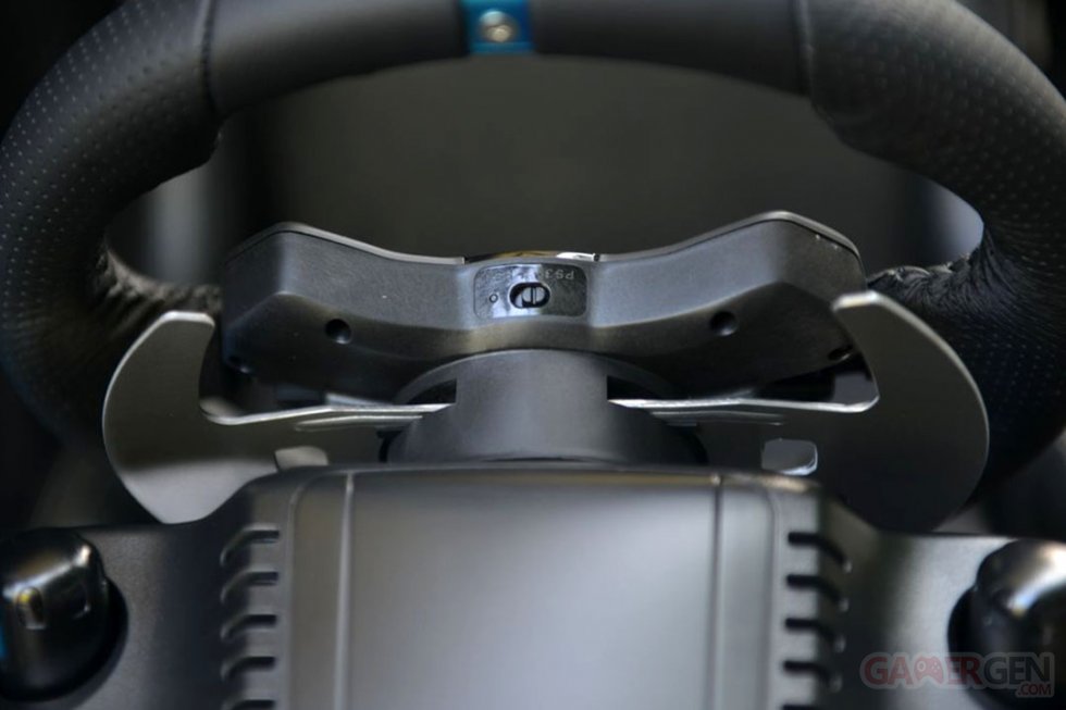 Logitech G29 Volant Ps4 PC UNBOXING 0052 