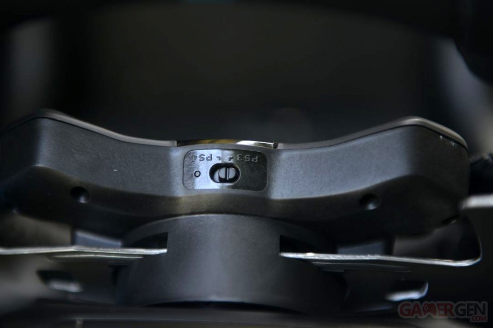 Logitech G29 Volant Ps4 PC UNBOXING 0053 