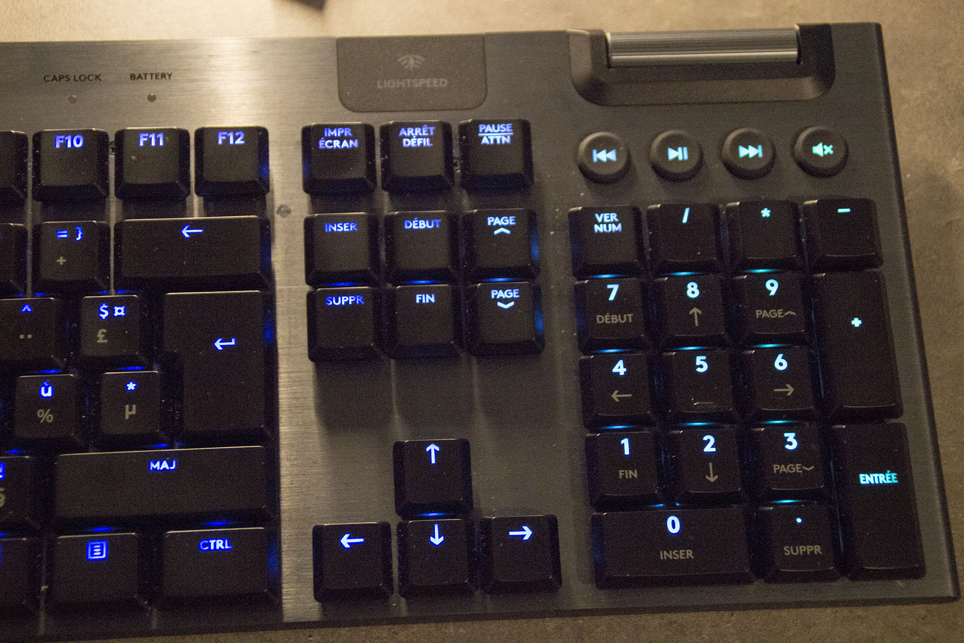 TEST du Logitech G915 : un clavier sans fil et très complet