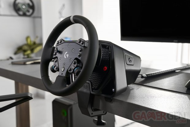 Logitech Racing RS Round Wheel ENVR Over Shoulder 1