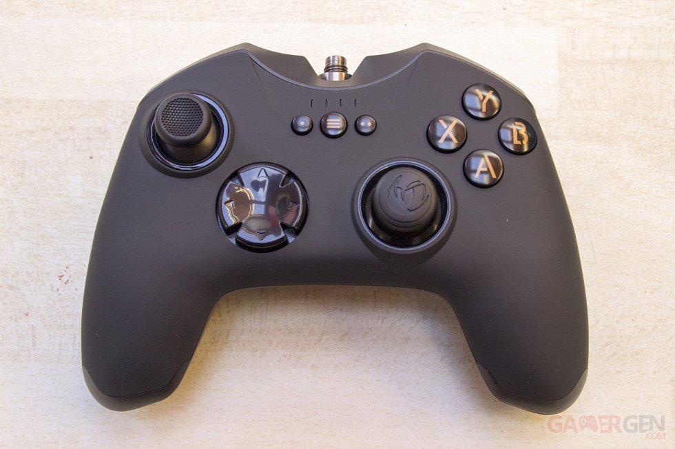 Manette Nacon GC-400ES (15)